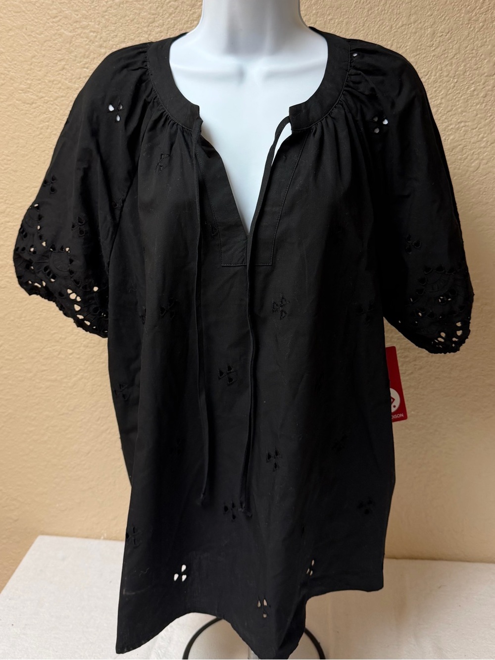 4/$20 89th & Madison Black Eyelet Peasant Top - Women's Black Top